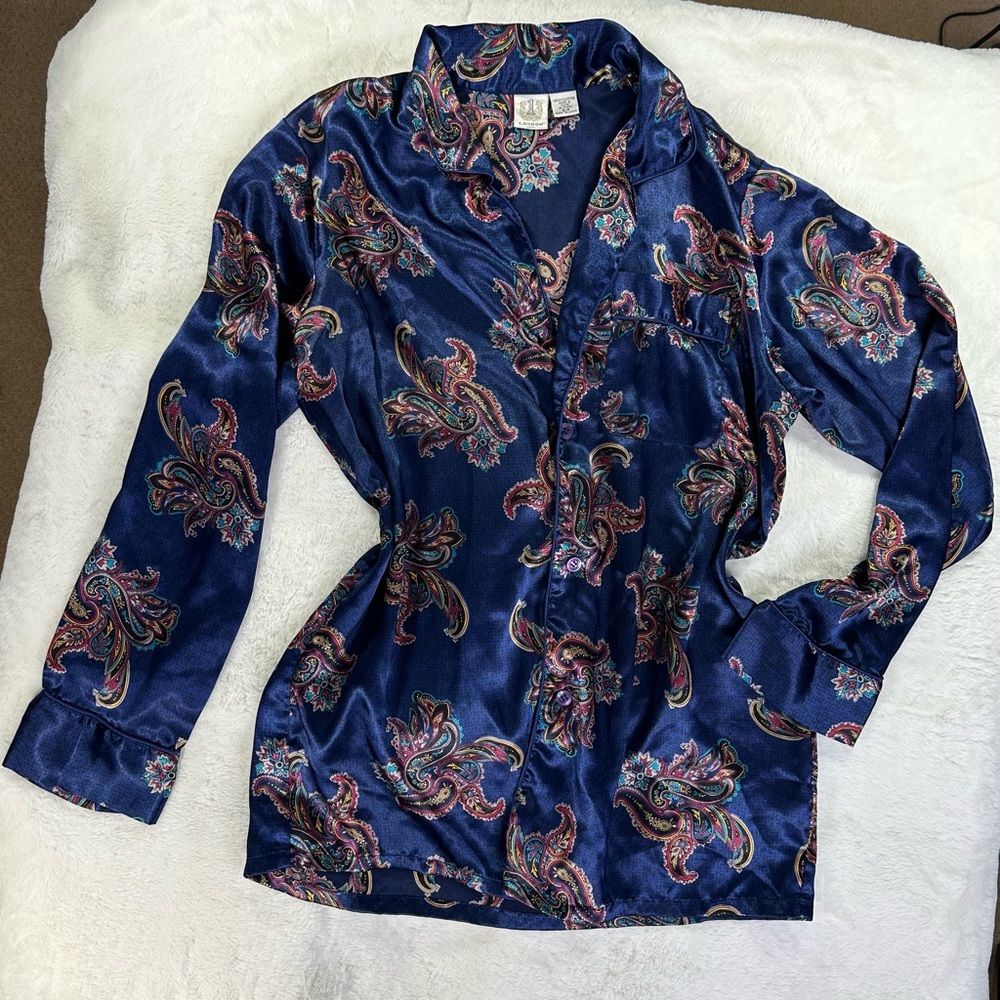 Vintage Victoria Secret Number 1 London Sleepwear paisley print silky